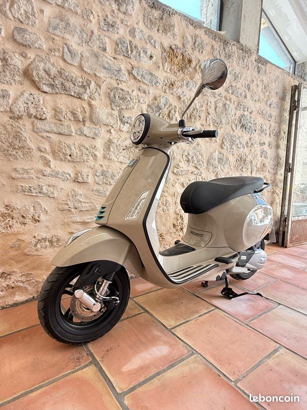 Vespa Primavera S 125 Motos