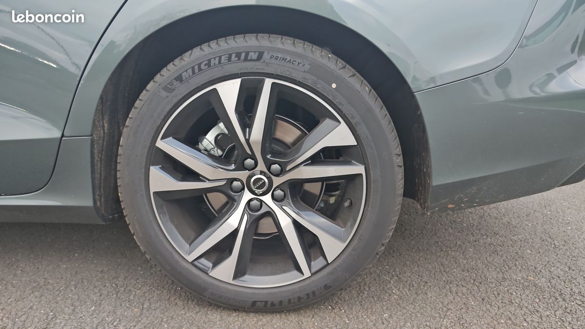 VOLVO V60 B4 197 ch DCT7 Plus Style Dark (image 12)