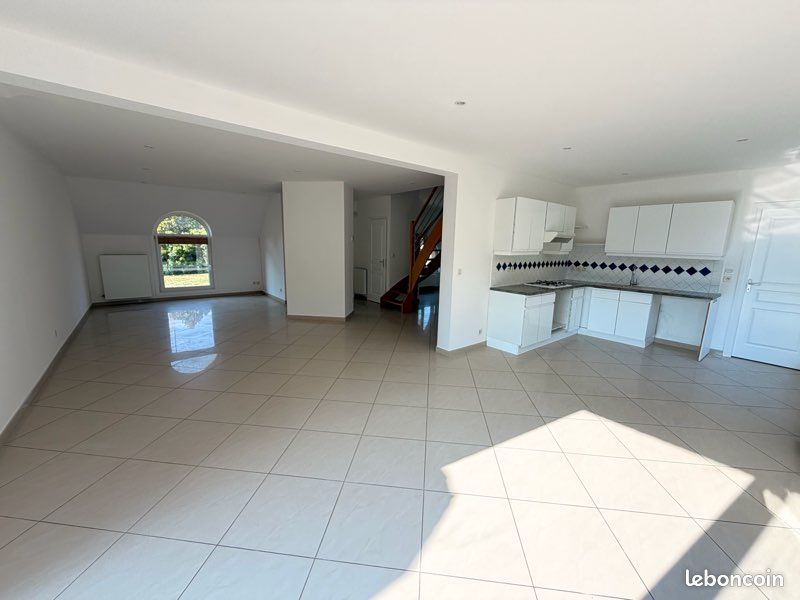 Maison 6 pièces 125 m² · à Bersée · 125 m² · 1 650 €/mois