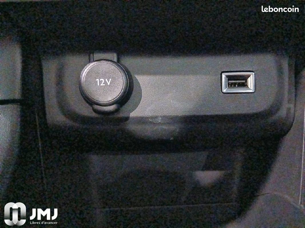 CITROEN C3 PureTech 83 S&S BVM5 Feel Business (image 16)