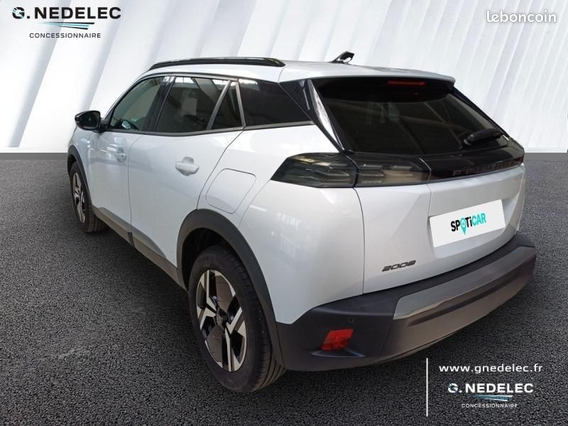 Peugeot 2008 1.2 PureTech 100ch S&S Allure (image 7)