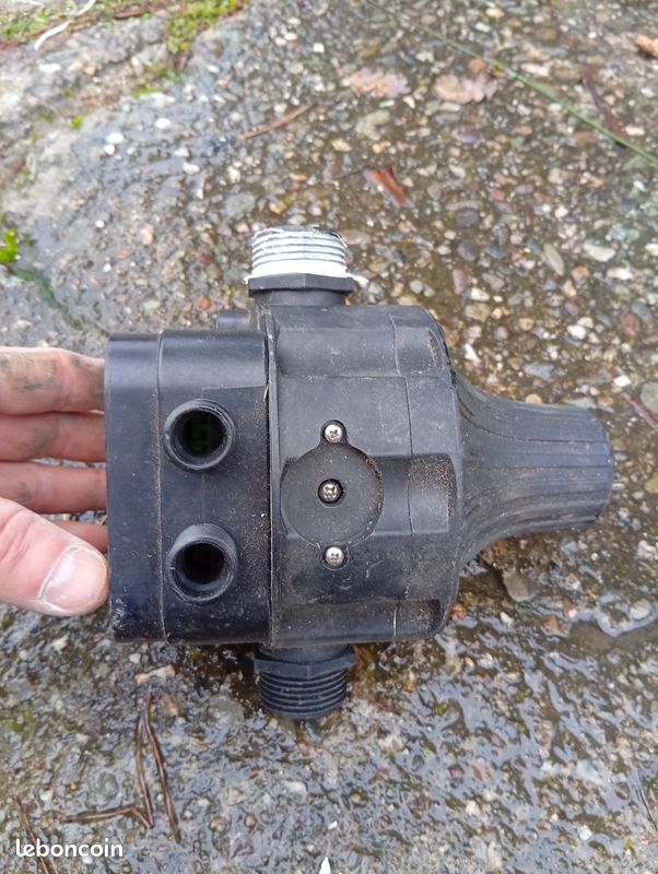 Boitier de contrôle pompe a eau (image 1)