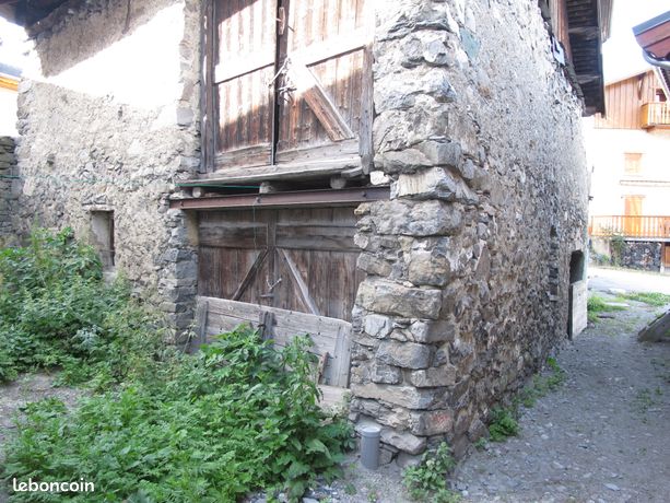Grange a renover entierement