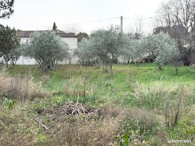 Terrain 1147 m² · à Cavaillon · 235 000 €