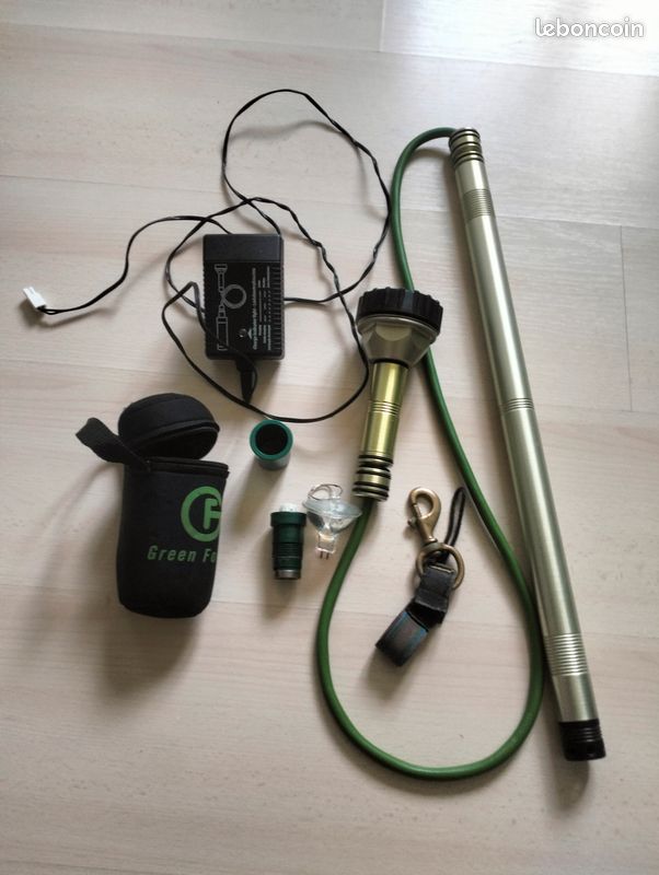 Torche De Plongée GREEN FORCE étanche 90m - équipement Complet, Occasion