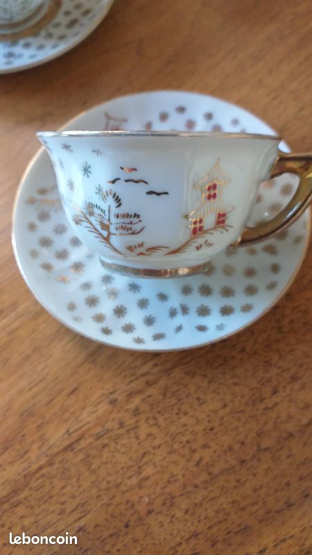 4 TASSES + soucoupes à café/thé PORCELAINE ancienne fine motif pagodes (image 3)