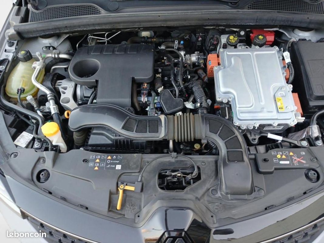 Renault Clio 1.6 E-Tech 145ch full hybrid Evolution (image 17)