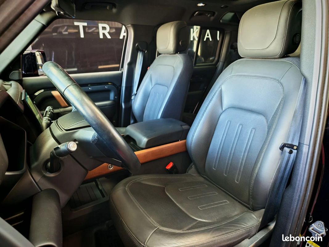 LAND ROVER DEFENDER 110 P400e PHEV BVA8 X-Dynamic - ORIGINE FRANCE- 1ER MAIN - BLACK PACK - MERIDIAN - CAM 360° - TOIT OUVRANT - PACK HIVER (image 11)