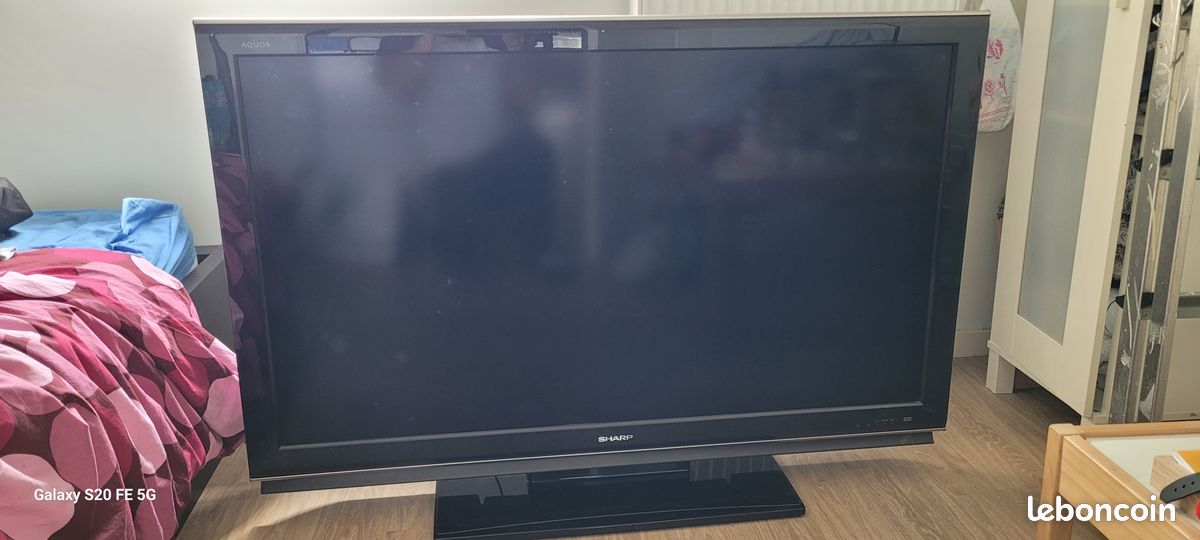 Sharp LC-52HD1E (image 2)