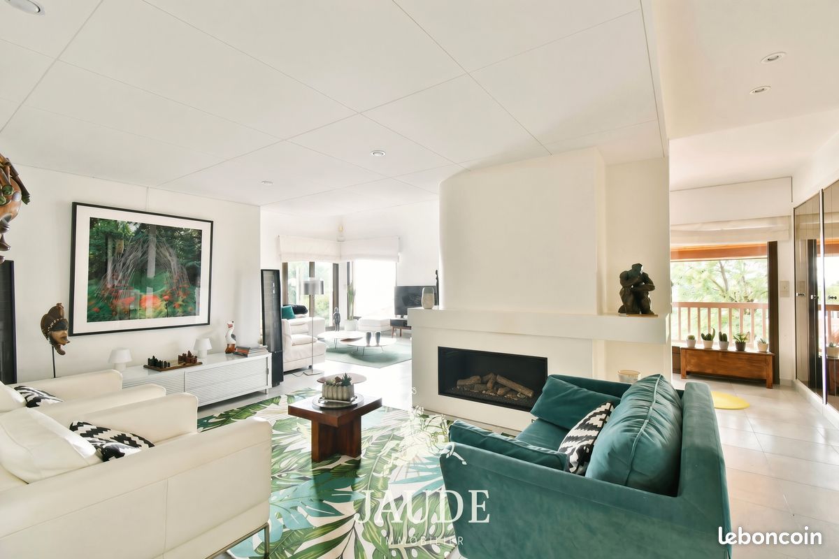 Maison 7 pièces 277 m² · à Clermont-Ferrand · 277 m² · 890 000 €