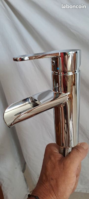 Robinet bon etat (image 1)