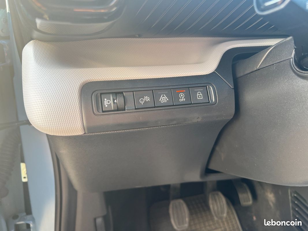 CITROEN C3 100 ch BVM5 YOU (image 28)