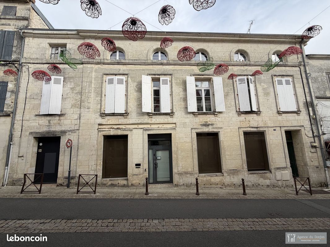 Immeuble 390 m² · à Pons · 390 m² · 378 000 €