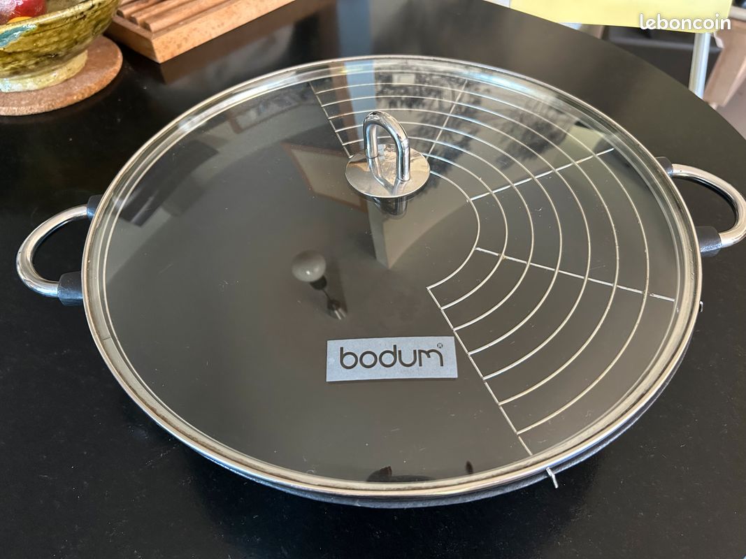 Wok en fonte Bodum Électroménager