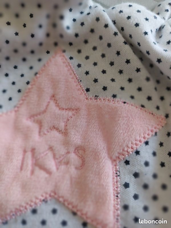Doudou plat neuf et pyjama pièce naissance Vêtements bébé