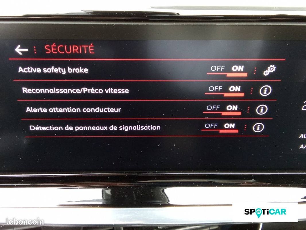 PEUGEOT 2008 BlueHDi 130 S&S EAT8 GT Line (image 21)
