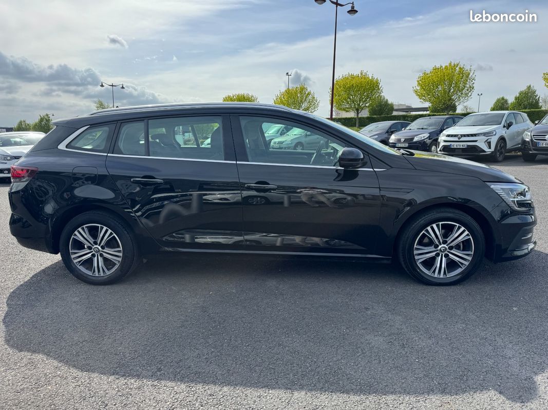 Renault MÉGANE IV ESTATE ESTATE 1.5 DCI 115 Evolution (image 4)