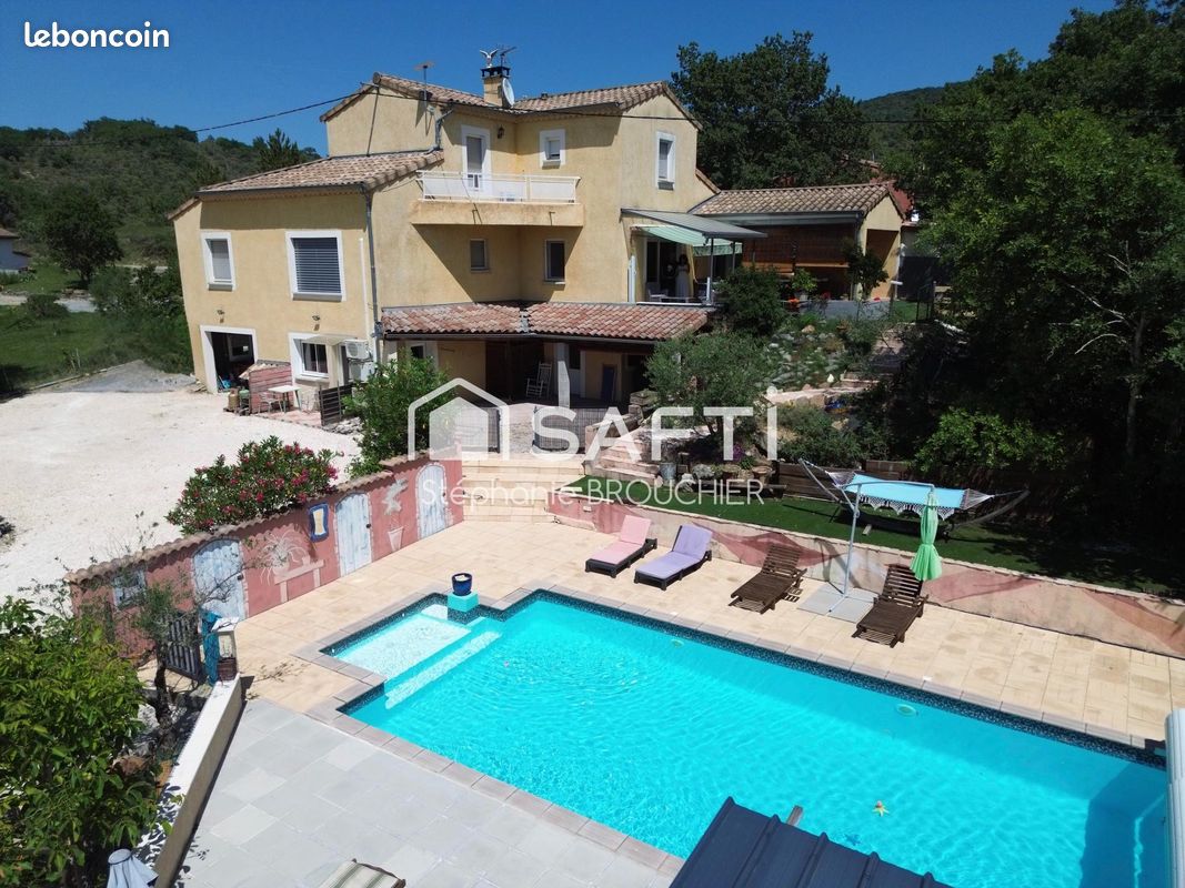 Maison 8 pièces 199 m² · à Ruoms · 199 m² · 453 000 €
