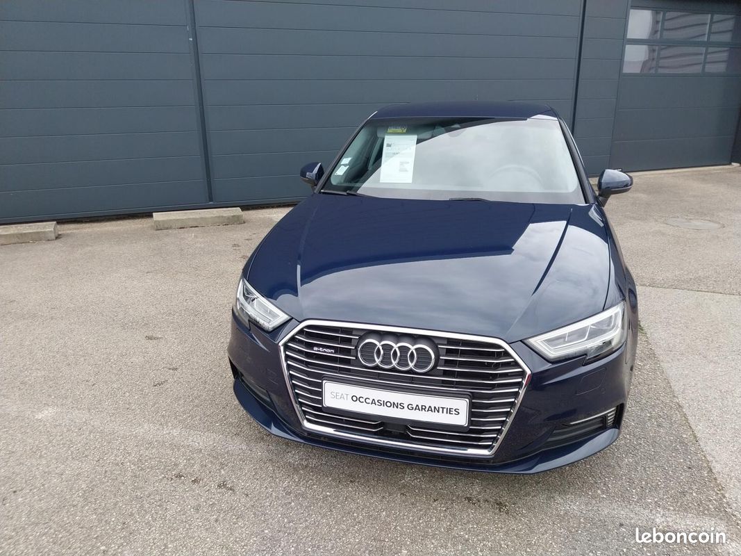 AUDI A3 Sportback 40 e-tron 204 S tronic 6 Design Luxe (image 2)