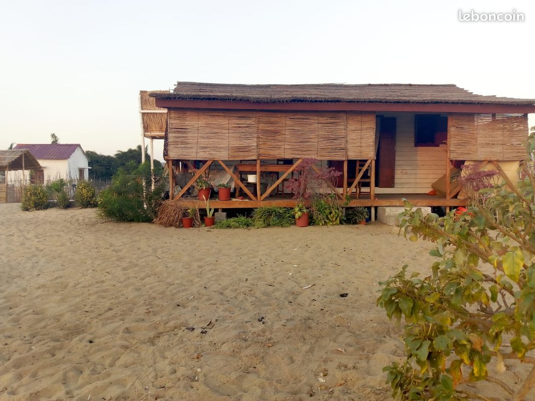 Terrain 2500 m² · à Saint-Raphaël · 35 000 €