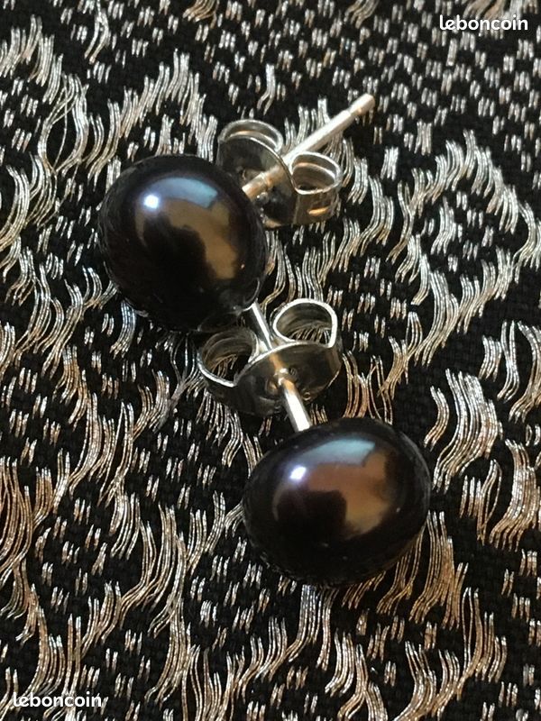 Boucles d'oreilles perles naturelles noires, monture argent, neuves sans étiquette (image 6)