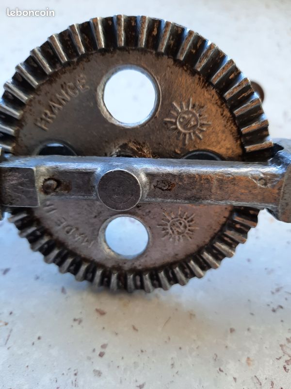 Fouet Manuel à Vrille Ancien - Batteur à œufs Vintage Avec Manche En Bois Tourné, 27.5cm