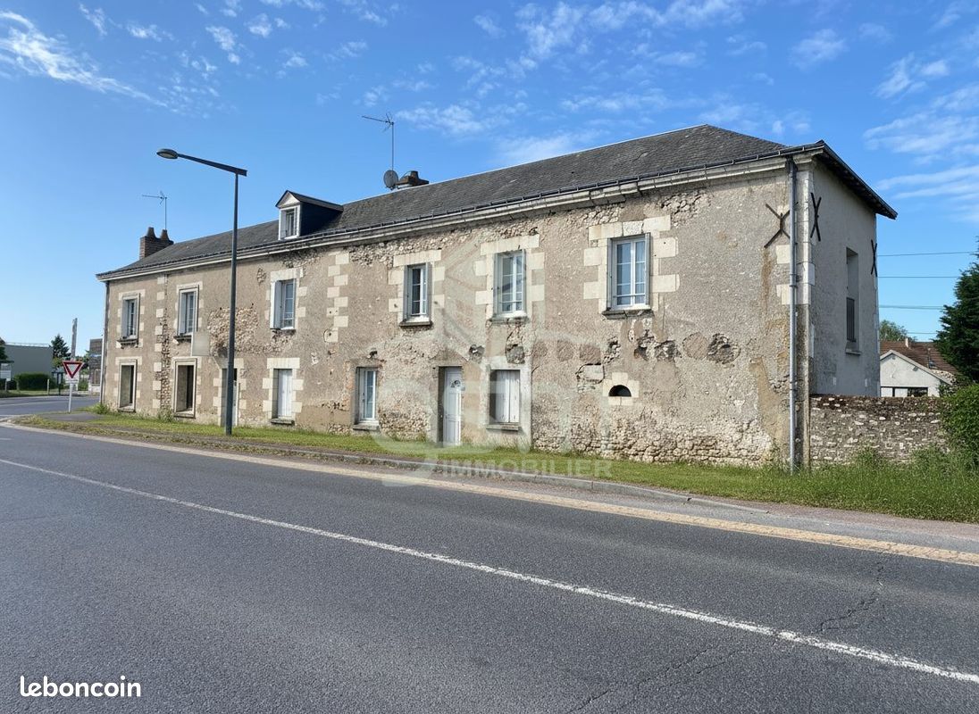 Immeuble 191 m² · à Esvres · 191 m² · 299 900 €