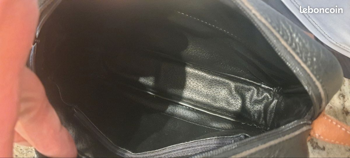 Sac à bandoulière vintage Courrèges Paris - Cuir noir & camel - Made in France (image 6)