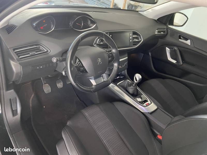 Peugeot 308 1.5 BlueHDi 130ch S&S BVM6 Allure (image 6)