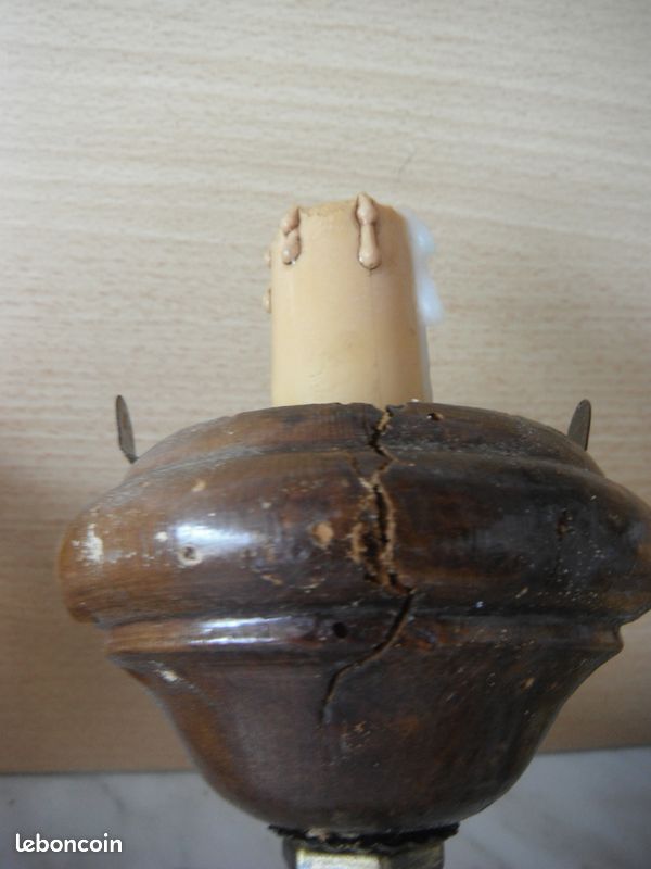 Ancienne applique murale en bronze et bois bougie globe en verre teinte (image 5)