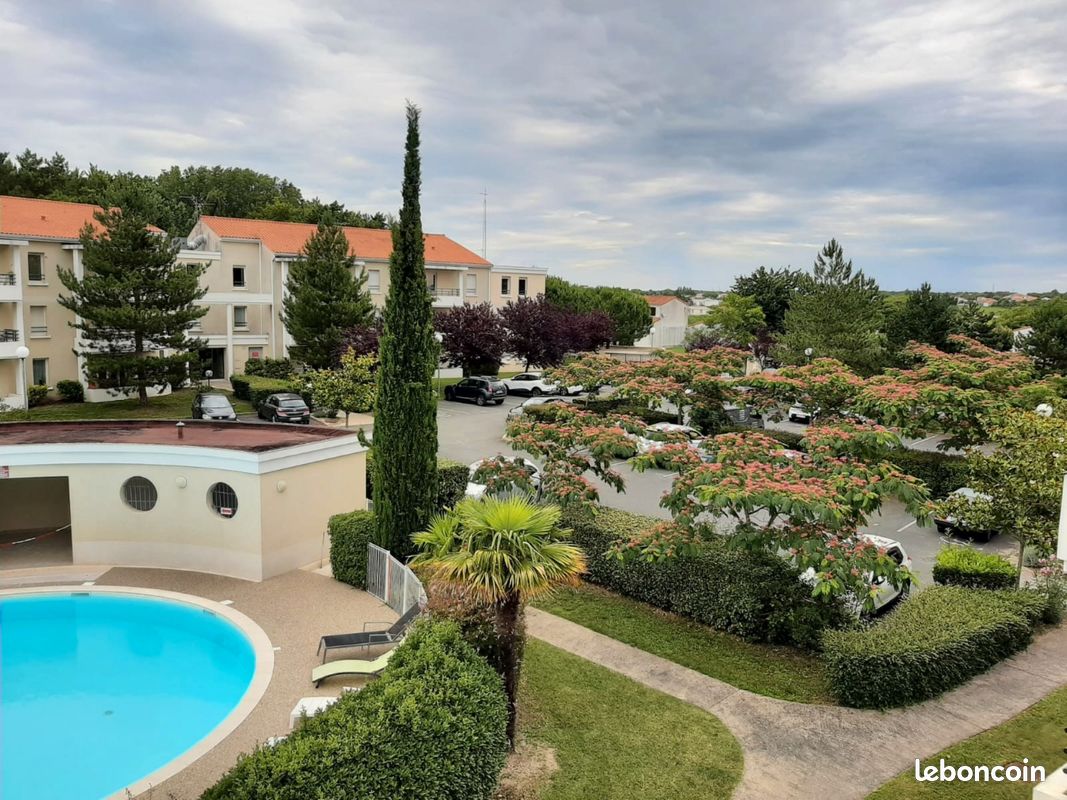 Appartement 3 pièces 55 m² · à Royan · 55 m² · 890 €