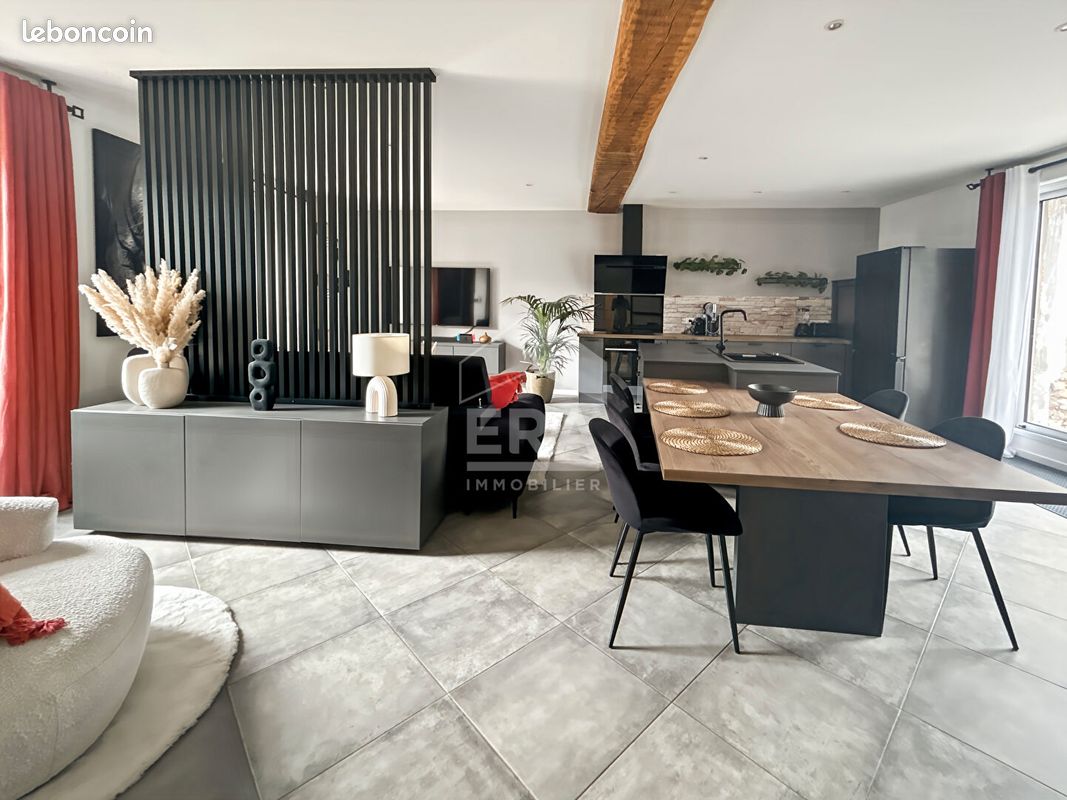 Maison 5 pièces 151 m² · à Le Mérévillois · 151 m² · 306 000 €