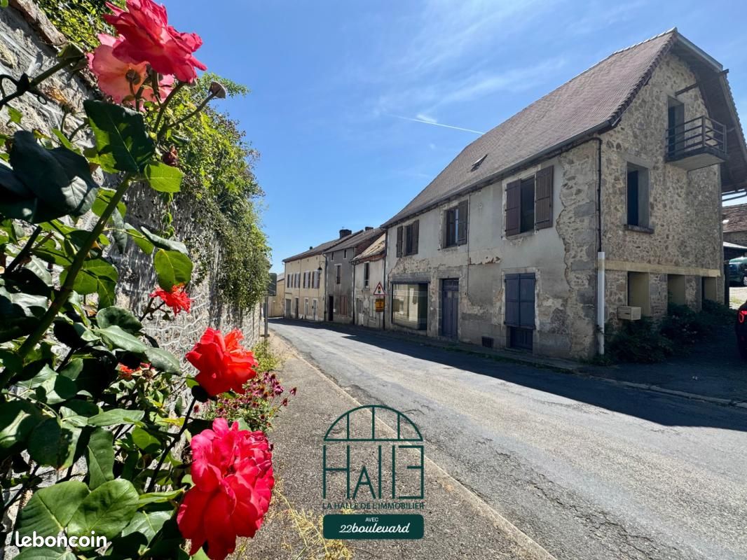 Maison 8 pièces 256 m² · à Ladignac-le-Long · 256 m² · 124 900 €