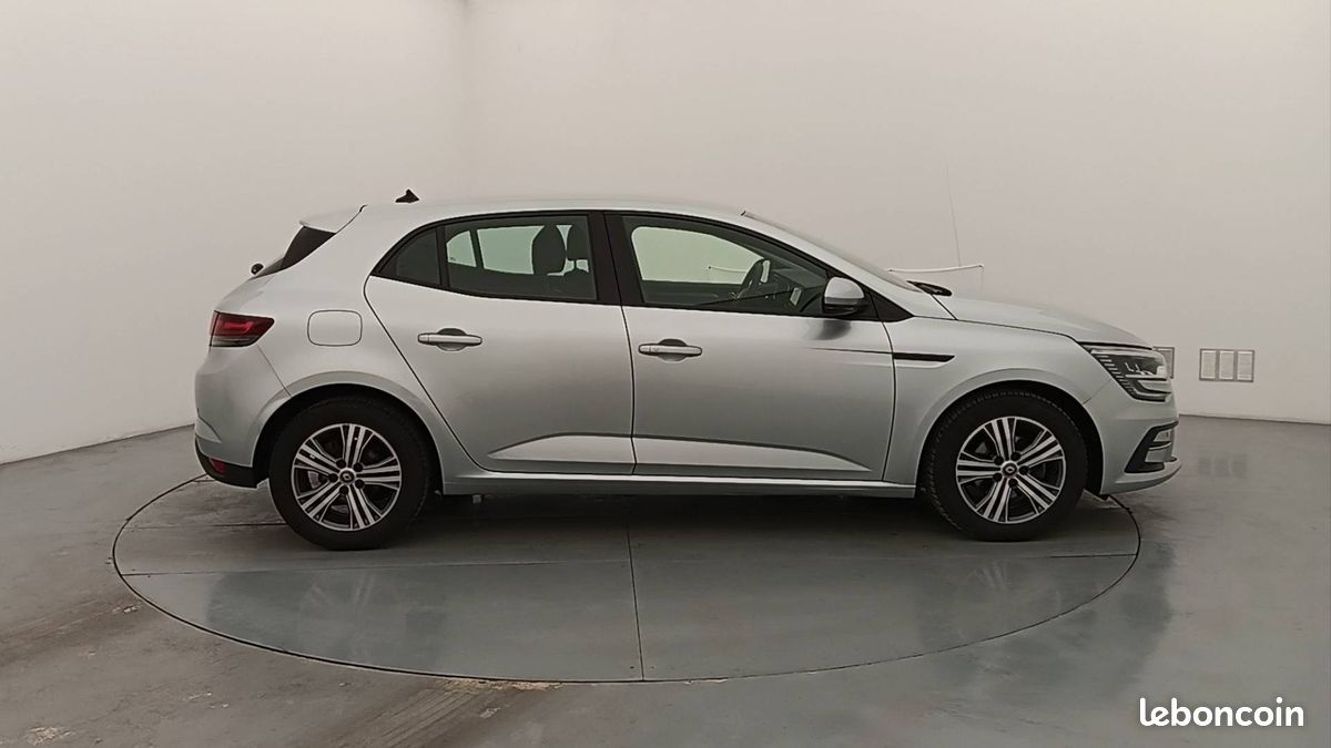 Renault megane iv berline blue dci 115 evolution (image 4)