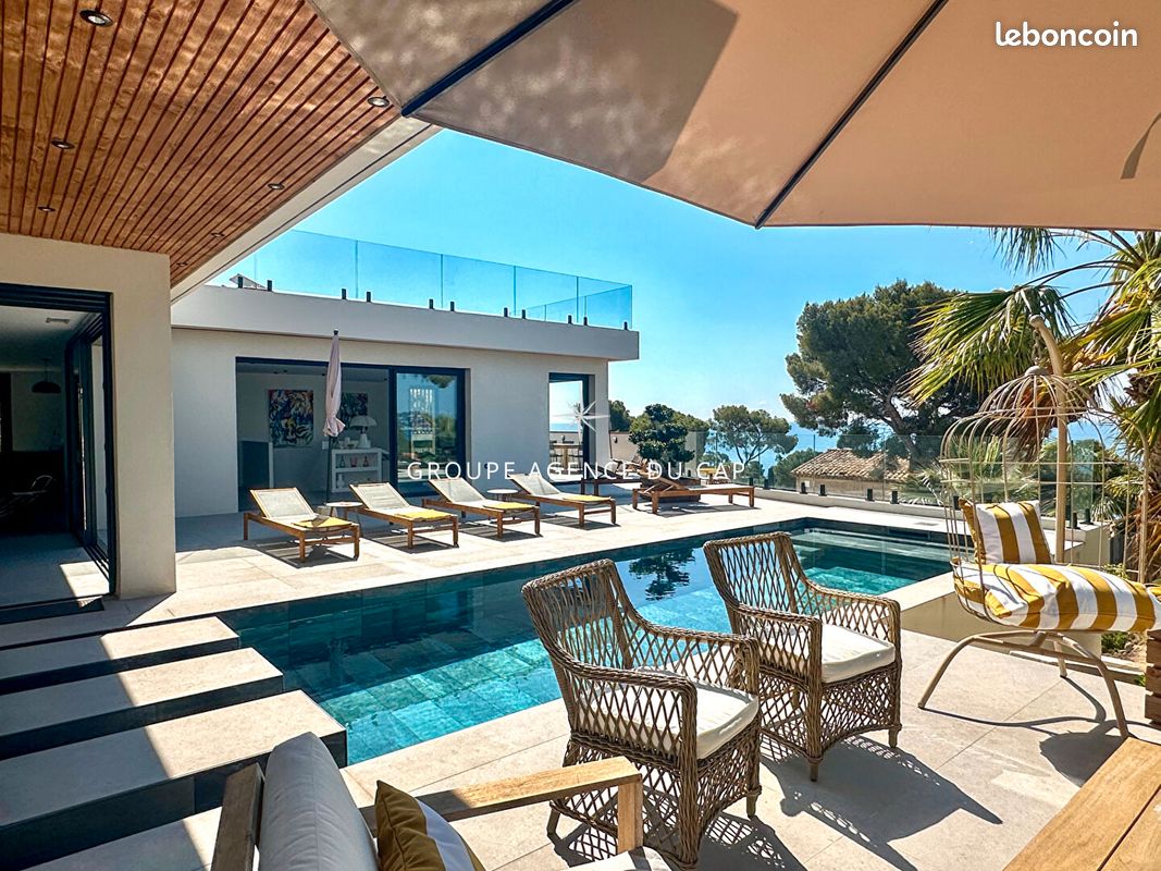Maison 8 pièces 340 m² · à Roquebrune-sur-Argens · 340 m² · 3 550 000 €