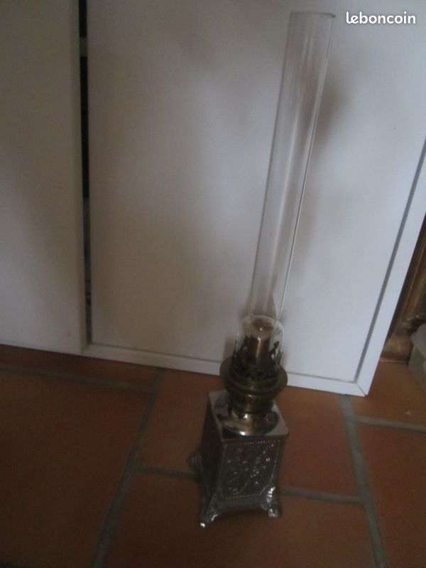 Lampe à pétrole ancienne en métal embouti carré (image 7)