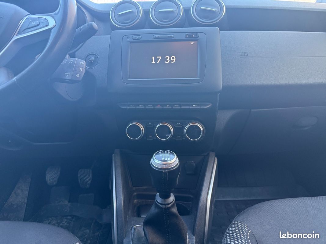 DACIA DUSTER dCi 115 4x4 Prestige excellent état gps attelage remorque caméra de recul garantie 12 mois (image 15)