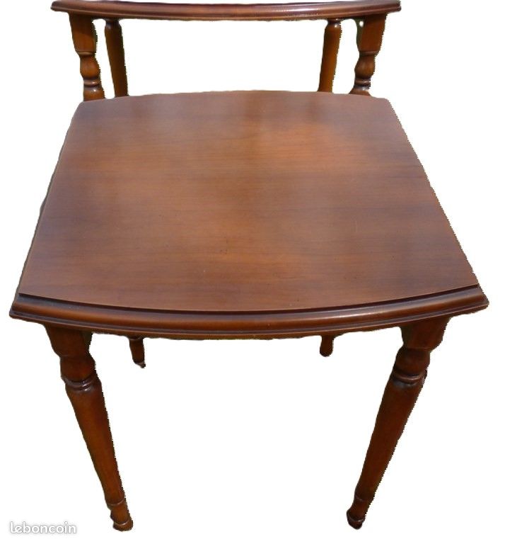 Table (image 5)