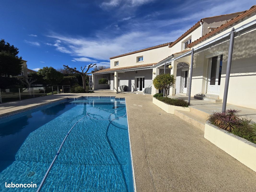 Maison 8 pièces 237 m² · à Poussan · 237 m² · 879 000 €
