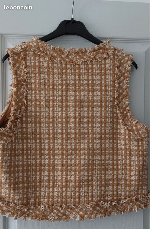 Débardeur fantaisie COL V couleur caramel et blanc (image 2)