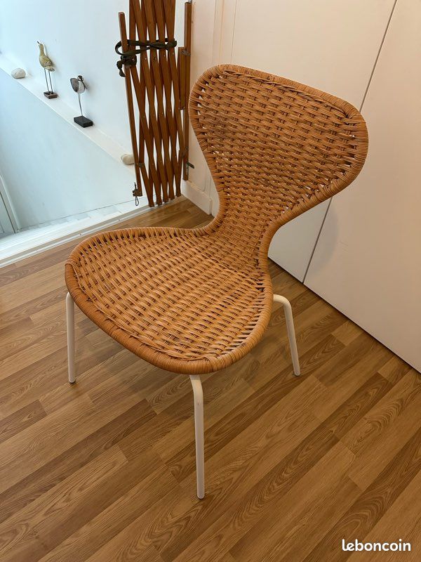 Chaise IKEA ALVSTA en rotin (image 1)