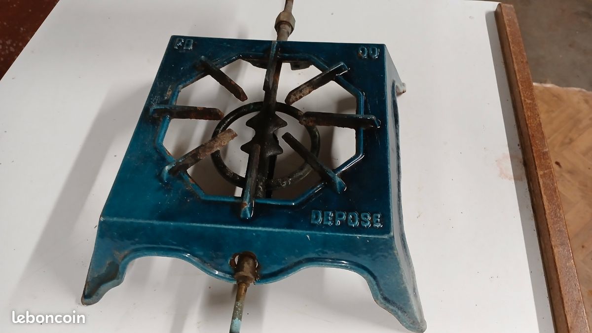 Lot De 2 Réchauds à Pétrole Anciens + 4 Pieds Fonte émaillés - Outils Anciens - Pour Pièces