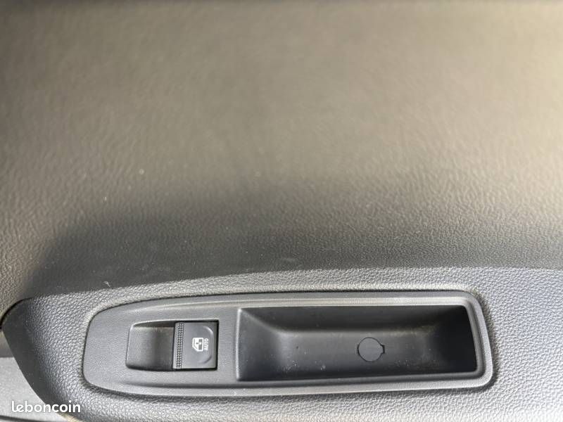Renault Clio E-Tech full hybrid 145 Evolution (image 18)