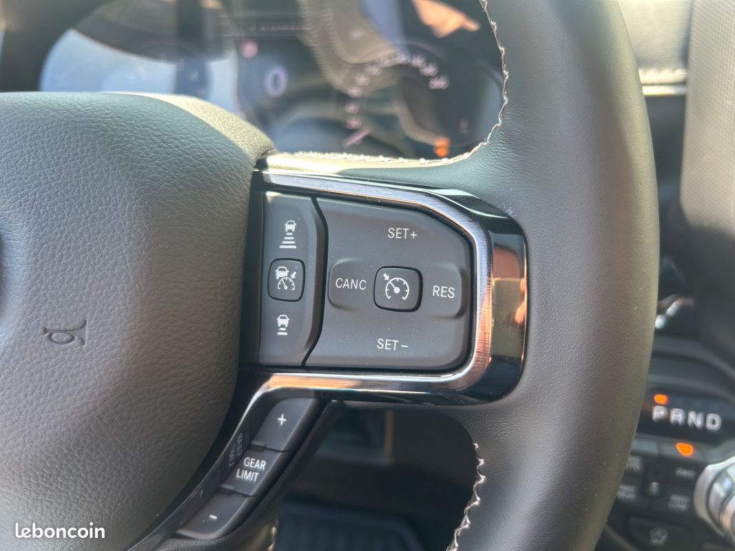 Dodge ram 1500 crew cab 5.7 v8 limited night edition 2026 / Eligible E85 (image 8)