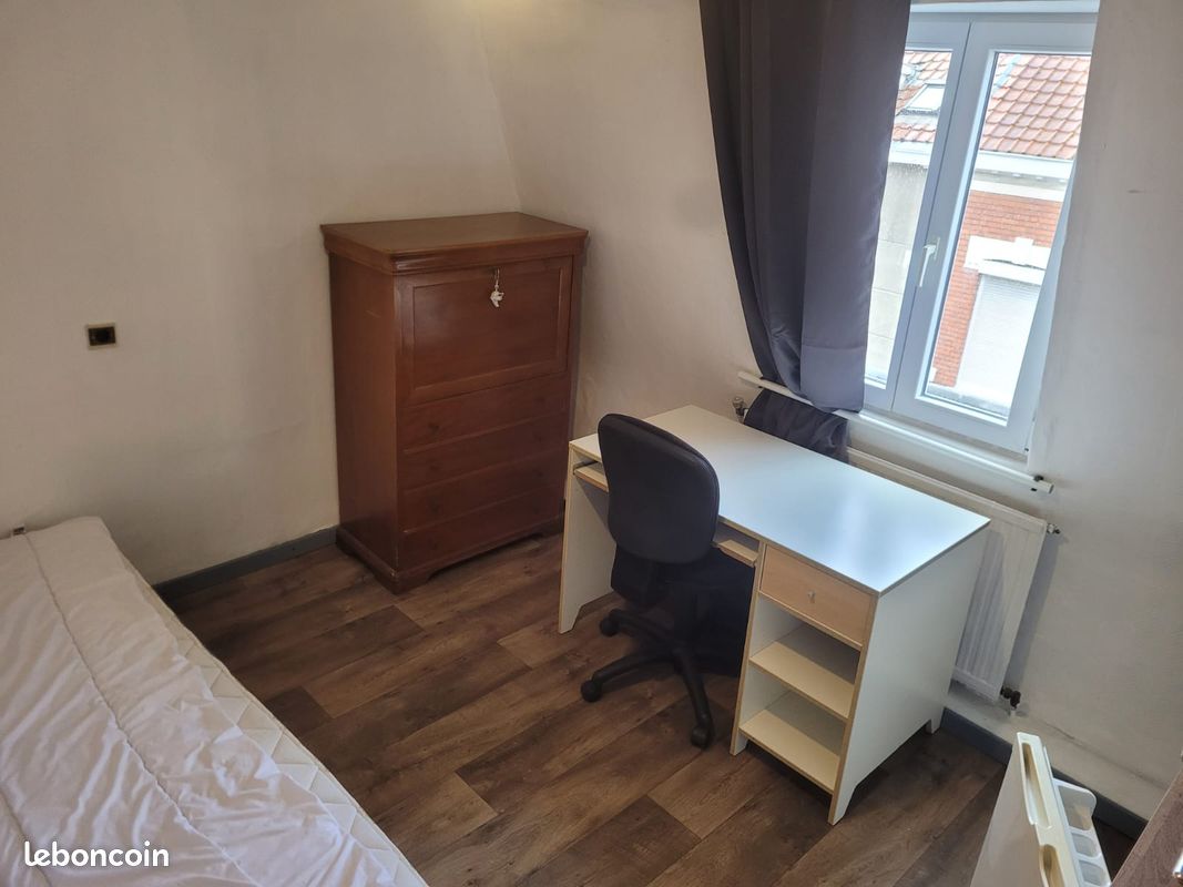 Appartement 1 pièce 12 m² · à Lille · 12 m² · 330 €/mois