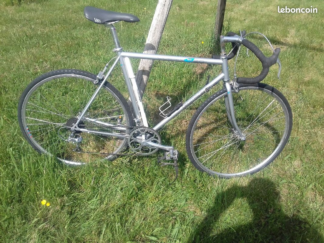 Vélo de route DECATHLON Cobra 520 révisé (image 1)