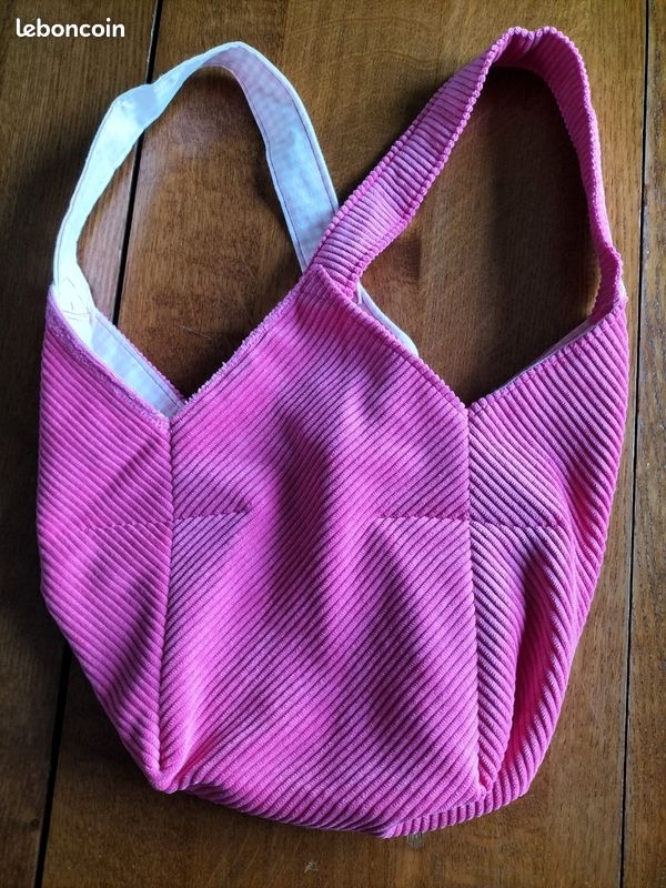 Petit sac à main en velours (image 4)