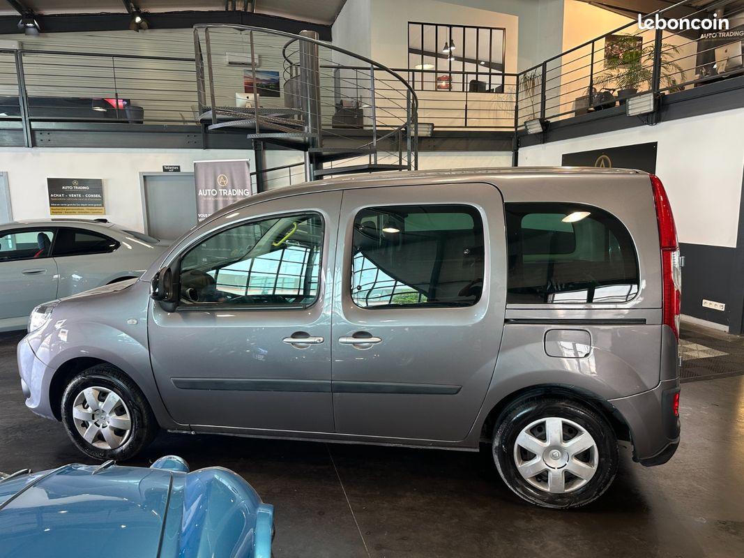 RENAULT KANGOO EXPRESS BLUE DCI 95 tpmr rampe - pour fauteuil roulant - 11/2020 - doubles porte lateral (image 3)