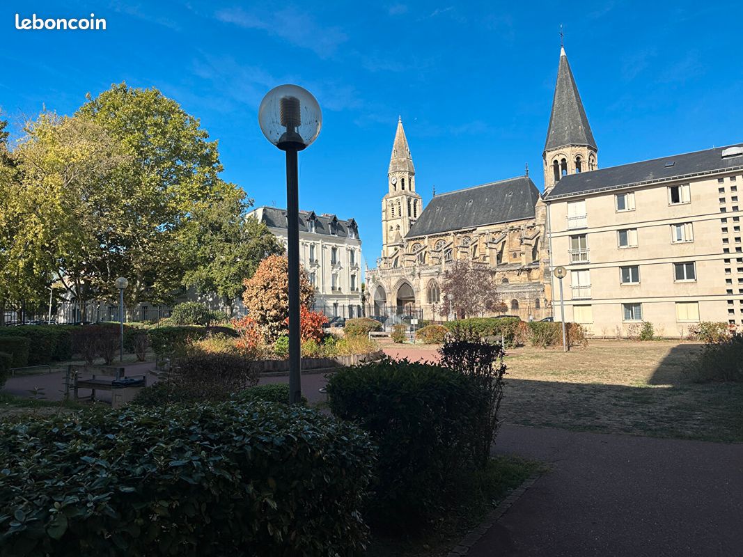 Appartement 2 pièces 54 m² · à Poissy · 54 m² · 885 €/mois
