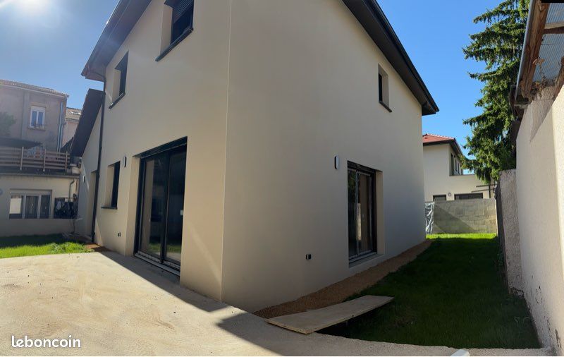 Maison 5 pièces 100 m² · à Saint-Clair-de-la-Tour · 100 m² · 285 000 €